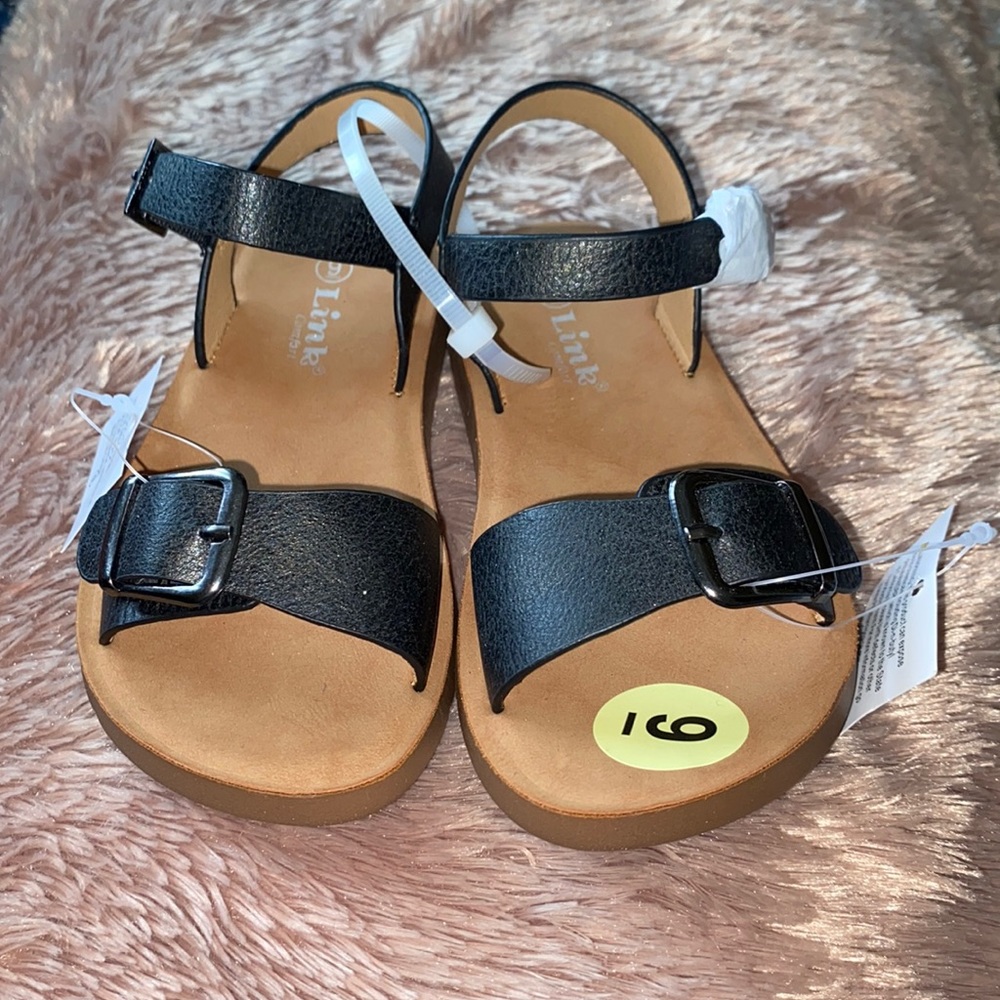 Sandles